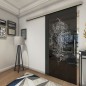 Glasschiebetür SLIM-LINE Florale Kunst Gelasert Auf Grauglas Glasschiebetür SLIM-LINE Florale Kunst Gelasert Auf Grauglas